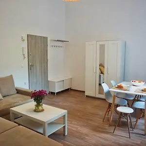  Apartamento Palace Of Culture, Modern City Center Suite!